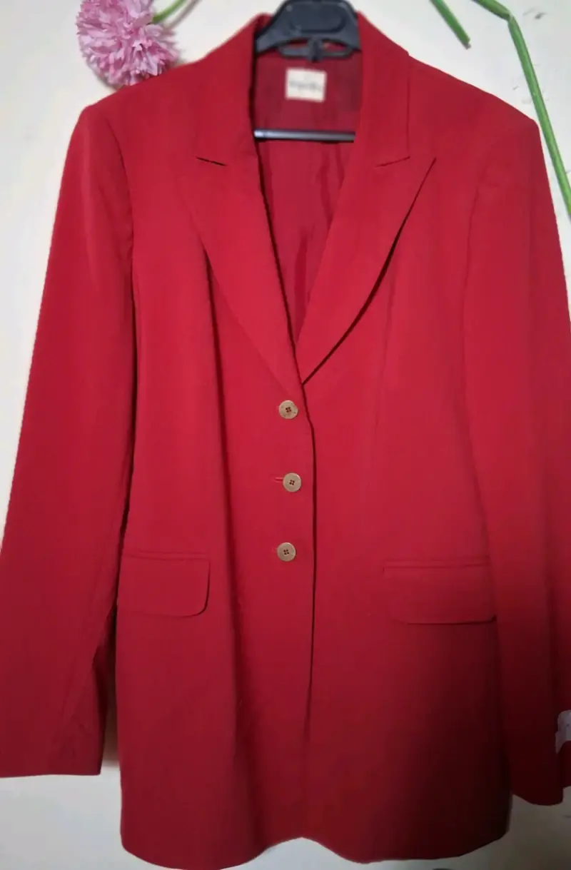 Blazer rojo elegante - 2
