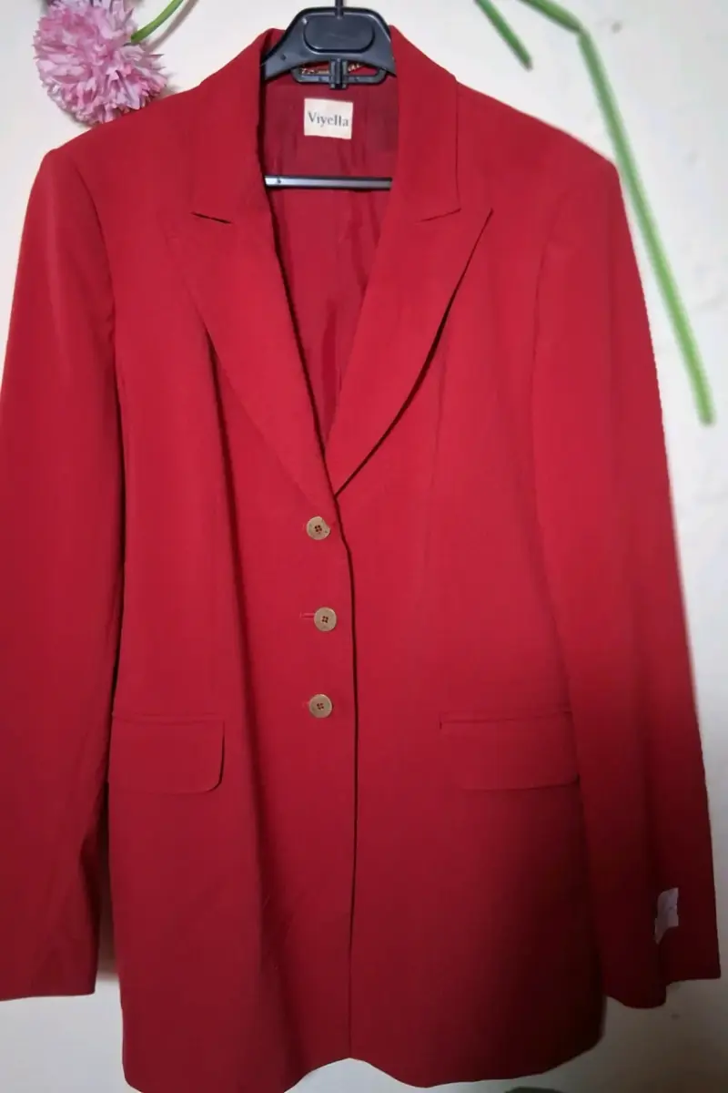 Blazer rojo elegante - 3