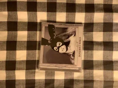 CD Dangerous Woman Ariana Grande con detalle - miniatura 1