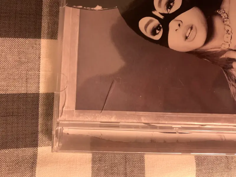 CD Dangerous Woman Ariana Grande con detalle - 2
