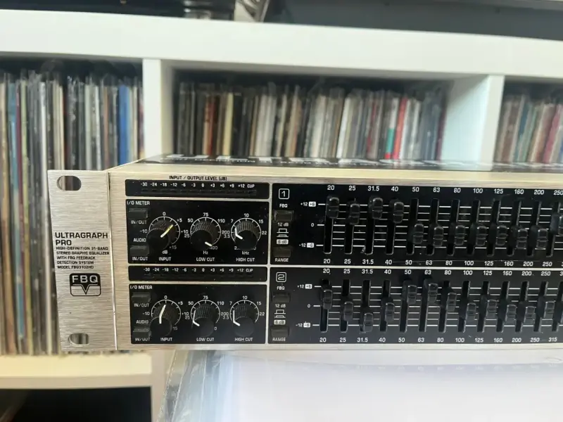 Ecualizador Behringer Ultragraph Pro FBQ3102HD - 1