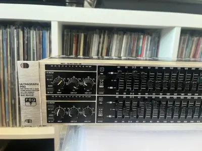 Ecualizador Behringer Ultragraph Pro FBQ3102HD - miniatura 1