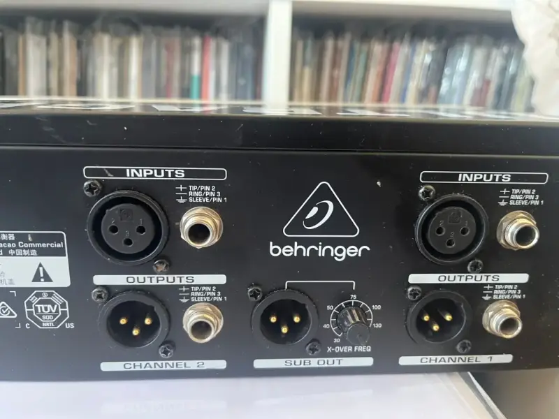 Ecualizador Behringer Ultragraph Pro FBQ3102HD - 4