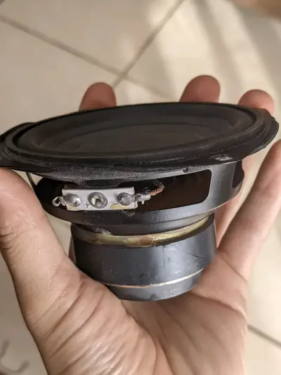Parlantes en Excelente Estado – Se Venden Juntos - miniatura 3