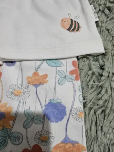 Conjunto bebé floral blanco - miniatura 3