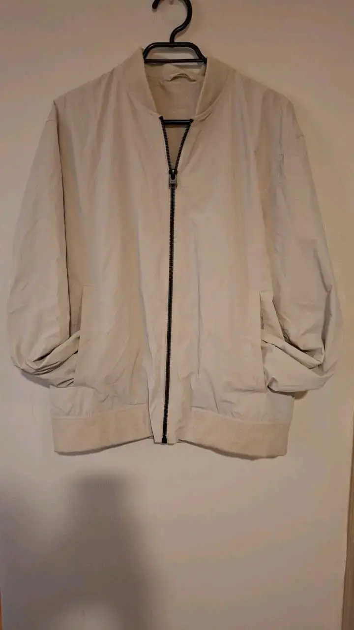 Chaqueta bomber beige