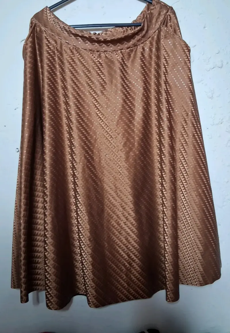 Vestido suelto marrón brillante - 5