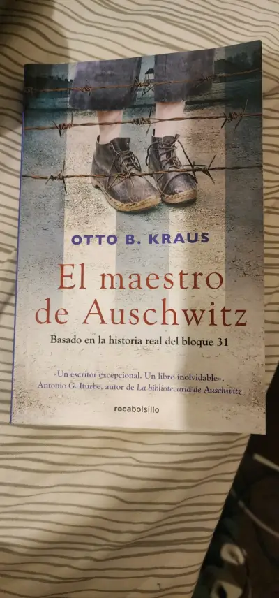 Libro 'El maestro de Auschwitz' - miniatura 1