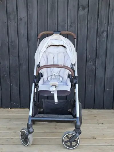 Coche de paseo Cybex gris - miniatura 2