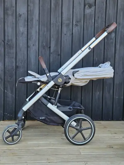 Coche de paseo Cybex gris - miniatura 3