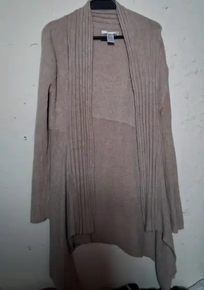 Cardigan de lana beige - miniatura 2