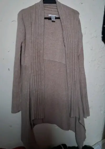 Cardigan de lana beige - miniatura 3