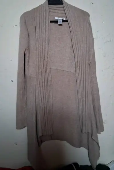 Cardigan de lana beige - miniatura 4