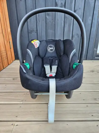 Silla de auto para bebé negra - miniatura 2