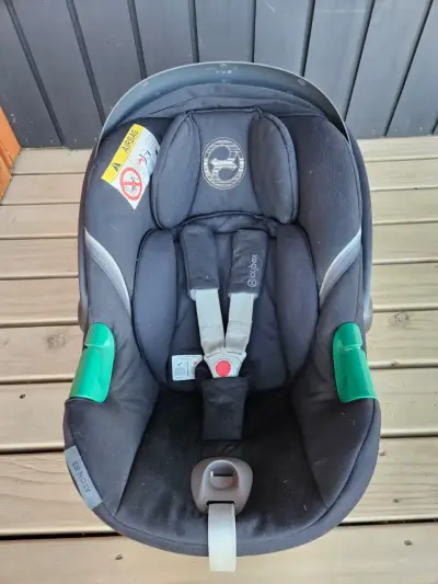 Silla de auto para bebé negra - miniatura 4