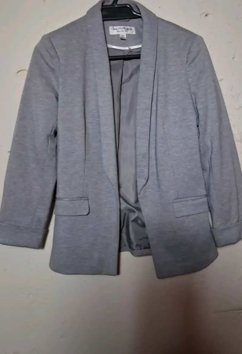 Blazer gris elegante - 3