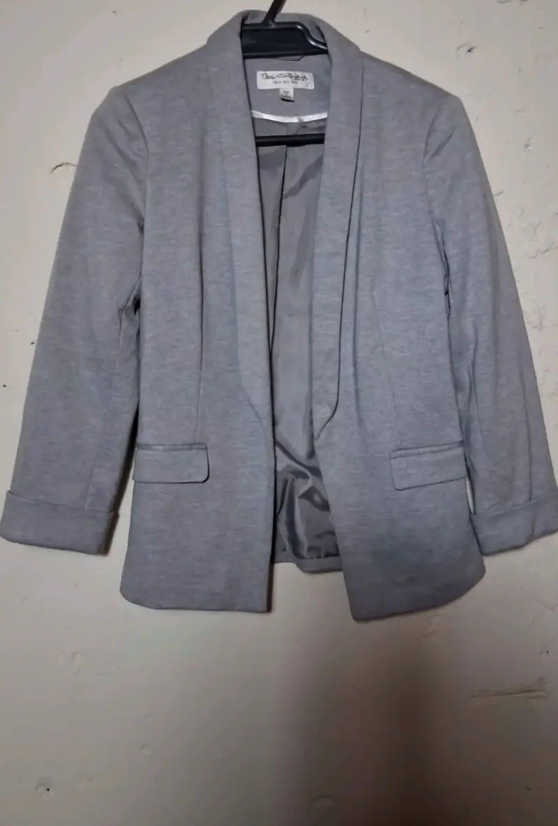 Blazer gris elegante - 4
