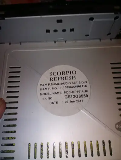 Radio de auto Mahindra MP3 - miniatura 2