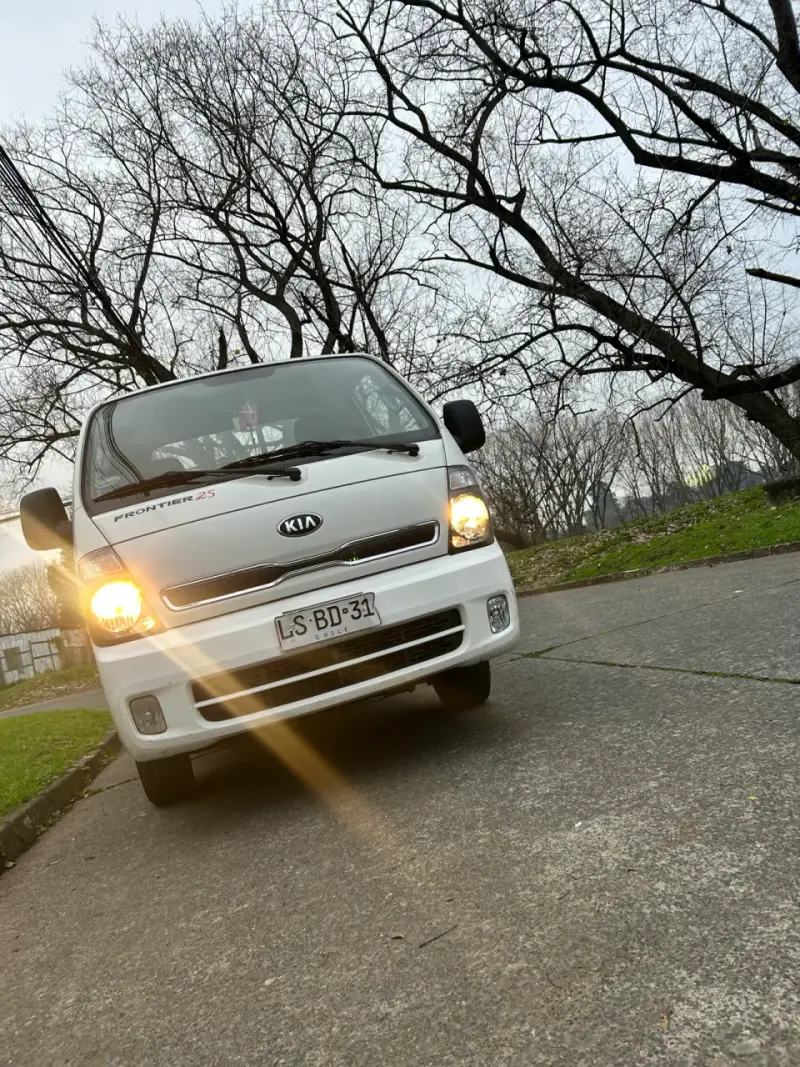 Kia Frontier 2.5 - 3