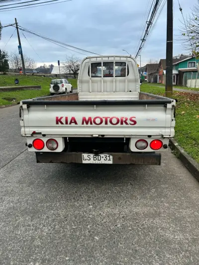 Kia Frontier 2.5 - miniatura 5