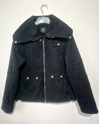 Chaqueta mezclilla cuello alto negra - miniatura 1