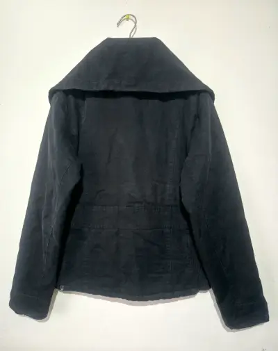 Chaqueta mezclilla cuello alto negra - miniatura 2