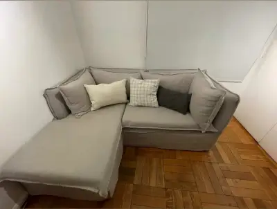 Sofá seccional gris claro - miniatura 1