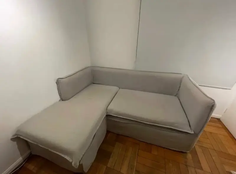 Sofá seccional gris claro - 2
