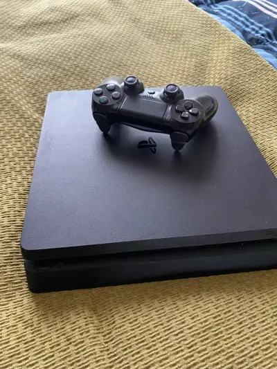 Consola PlayStation 4 con control - miniatura 1