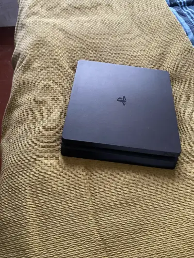 Consola PlayStation 4 con control - miniatura 2