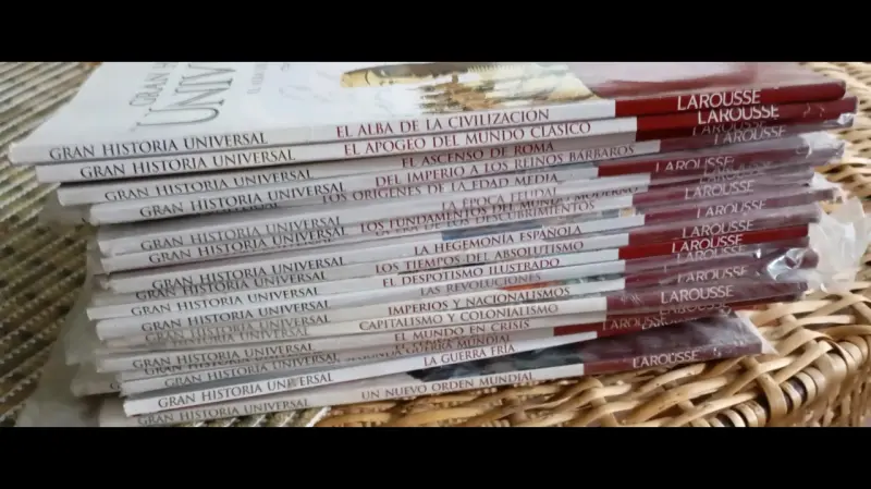 Enciclopedia Larousse Historia Universal - 3
