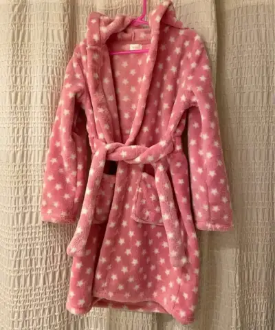 Bata infantil rosa con estrellas - miniatura 1