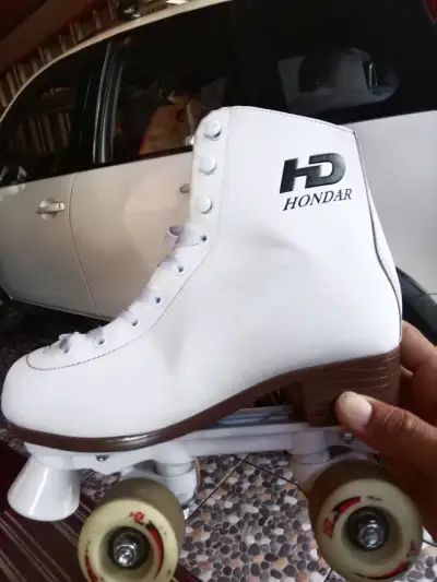 Patines blancos de cuero - miniatura 2