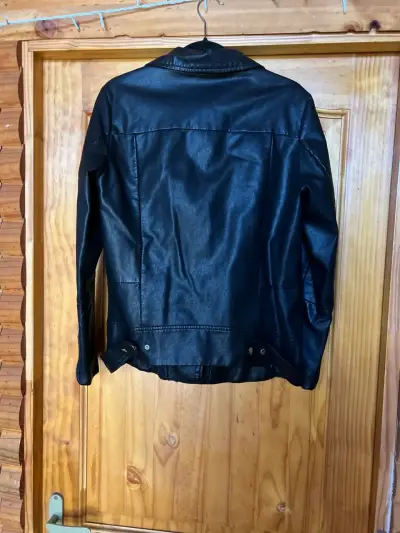 Chaqueta de ecocuero negro - miniatura 1