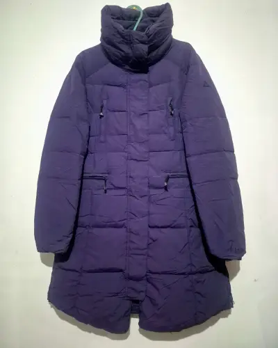 Abrigo acolchado cuello alto morado - miniatura 1