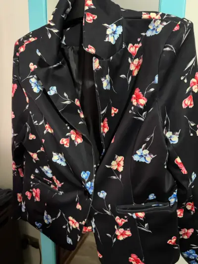Blazer floral negro con colores vivos - miniatura 3
