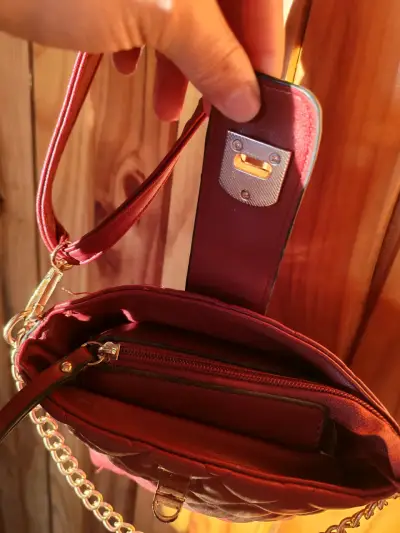 Cartera roja con cadena - miniatura 4