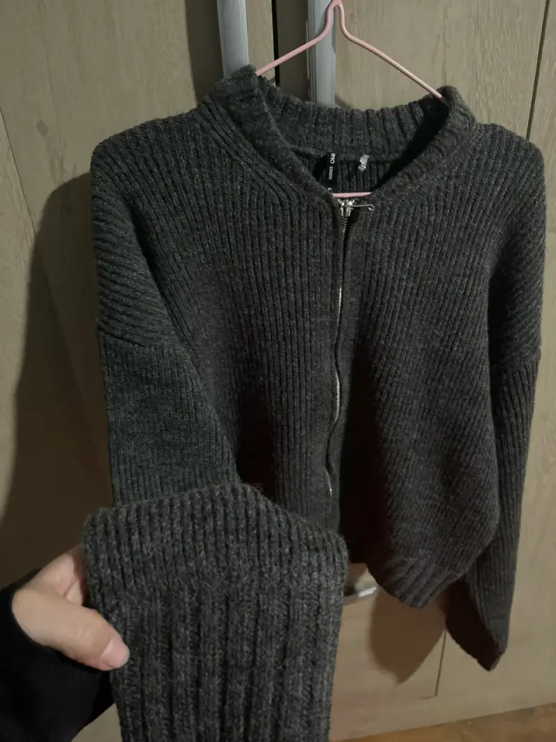 Chaqueta de punto gris cierre - 2