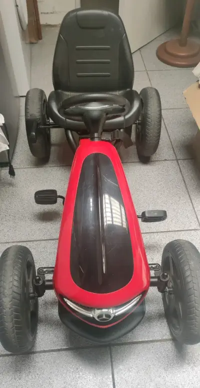 Kart a pedales rojo Mercedes - miniatura 1