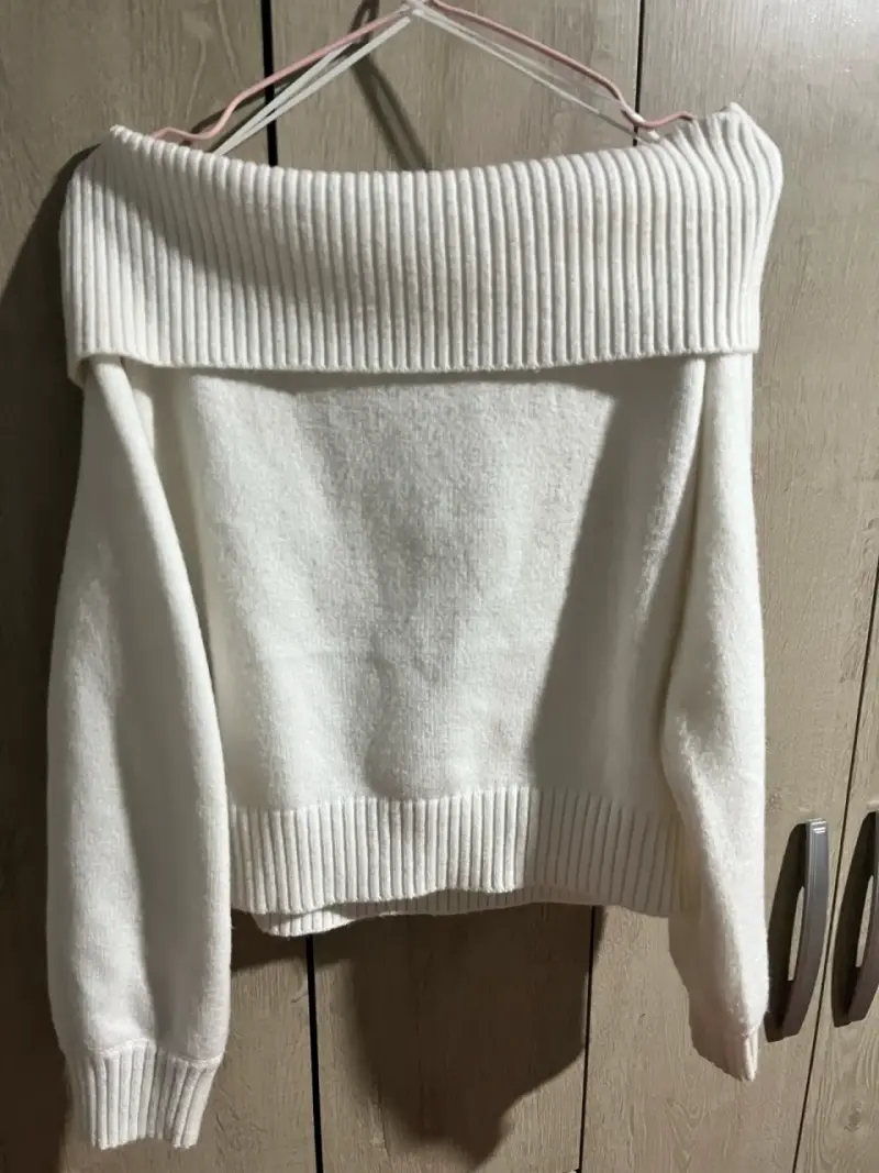 Suéter blanco cuello ancho - 2