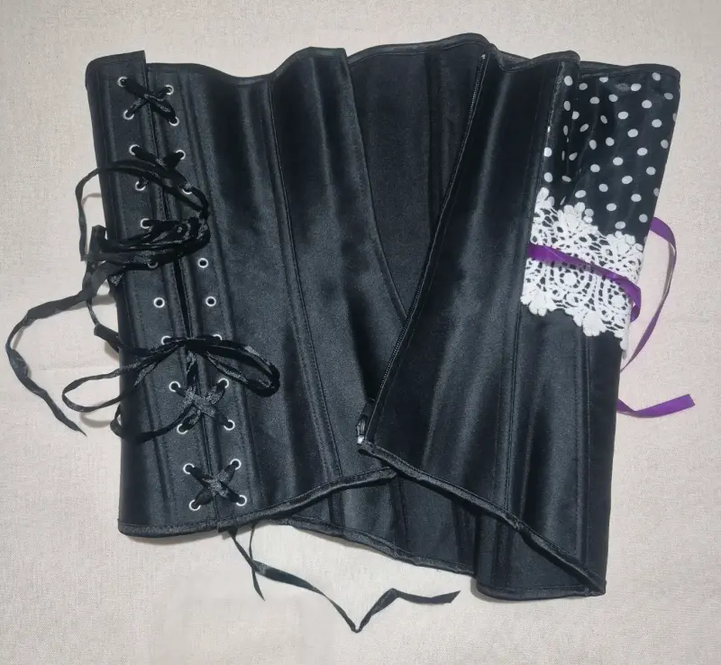 Corset negro con encaje blanco - 3
