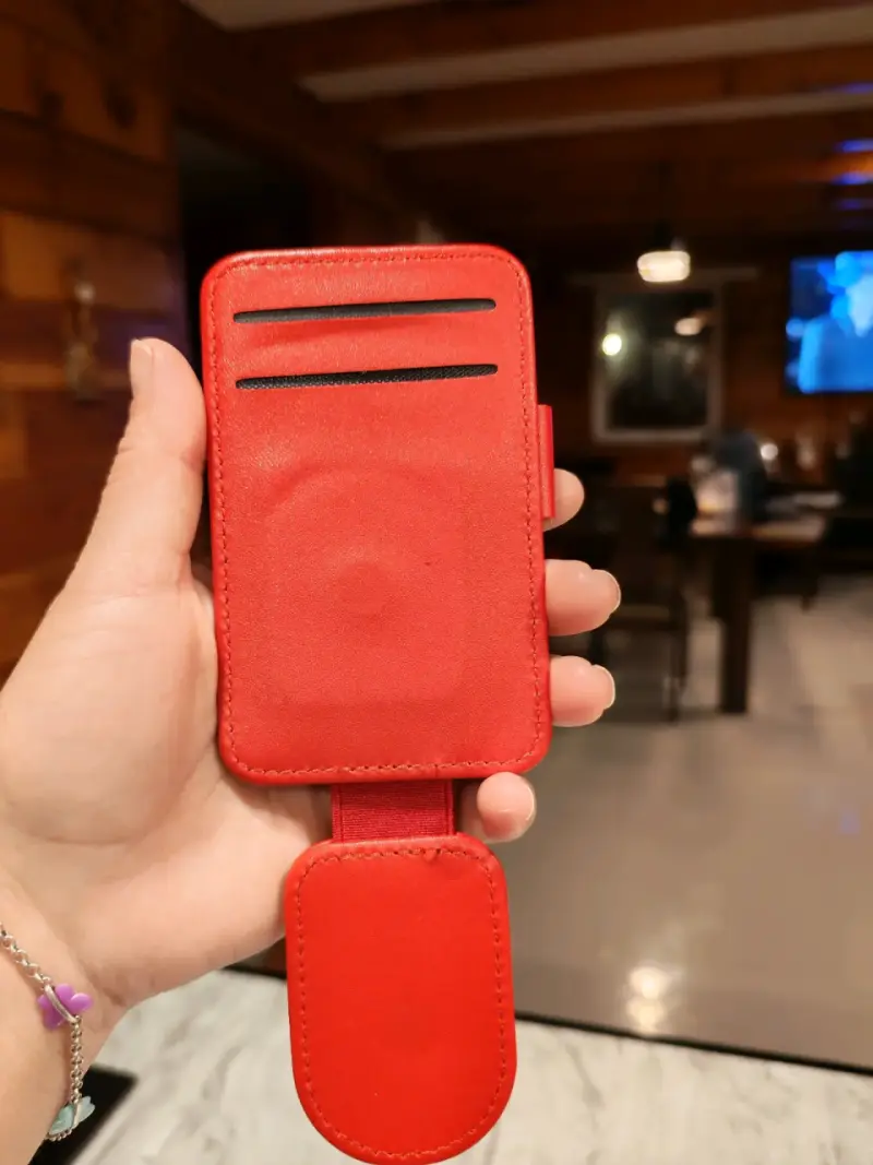 Funda roja para tarjetas - 2