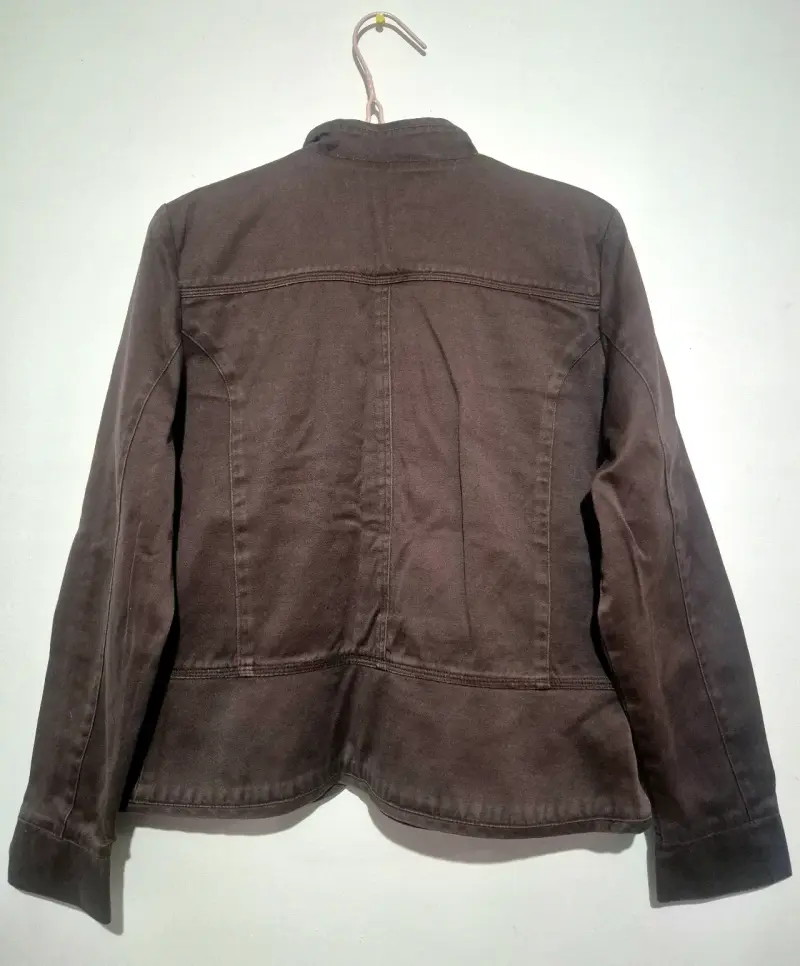 Chaqueta mezclilla militar con botones café - 2