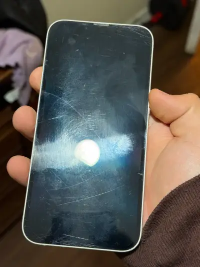 iPhone 13 - miniatura 1