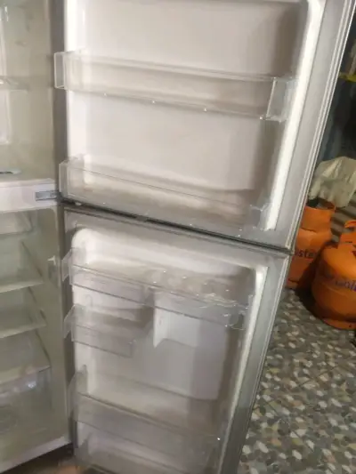 Refrigerador LG plata semi nuevo - miniatura 3