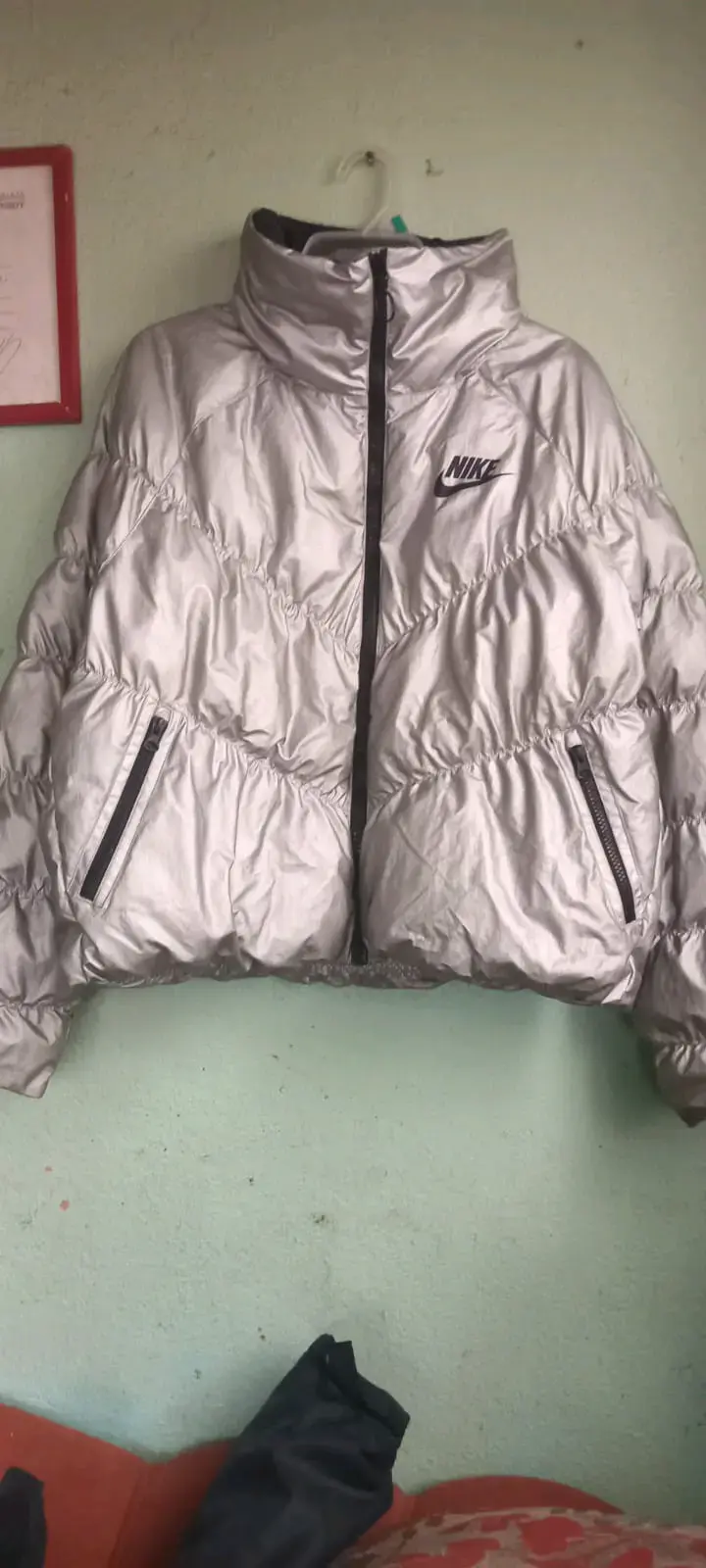 Chaqueta plateada acolchada Nike - 1