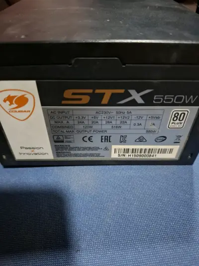 Fuente de poder Cougar 550W - miniatura 1