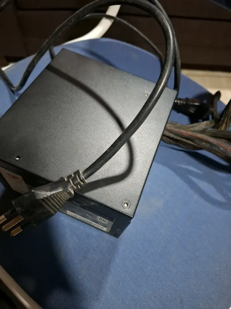 Fuente de poder Cougar 550W - 2