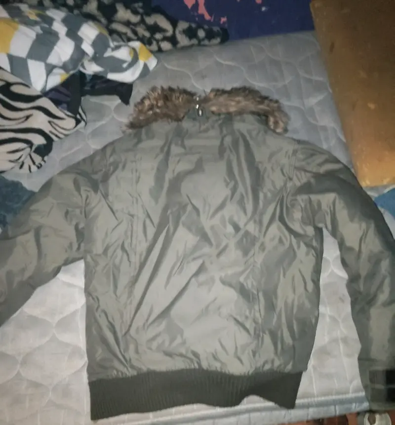 Parka con capucha de pelo sintético - 2