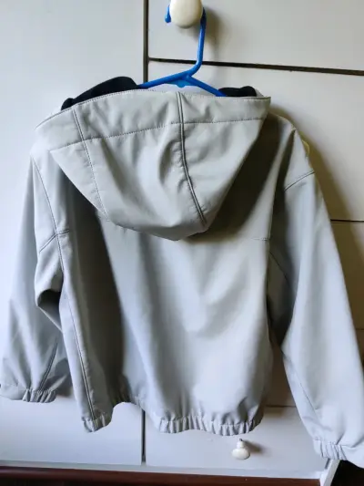 Chaqueta gris con capucha ZARA niño - miniatura 3